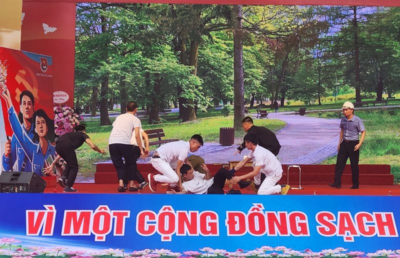 Ngăn chặn ma túy vào học đường